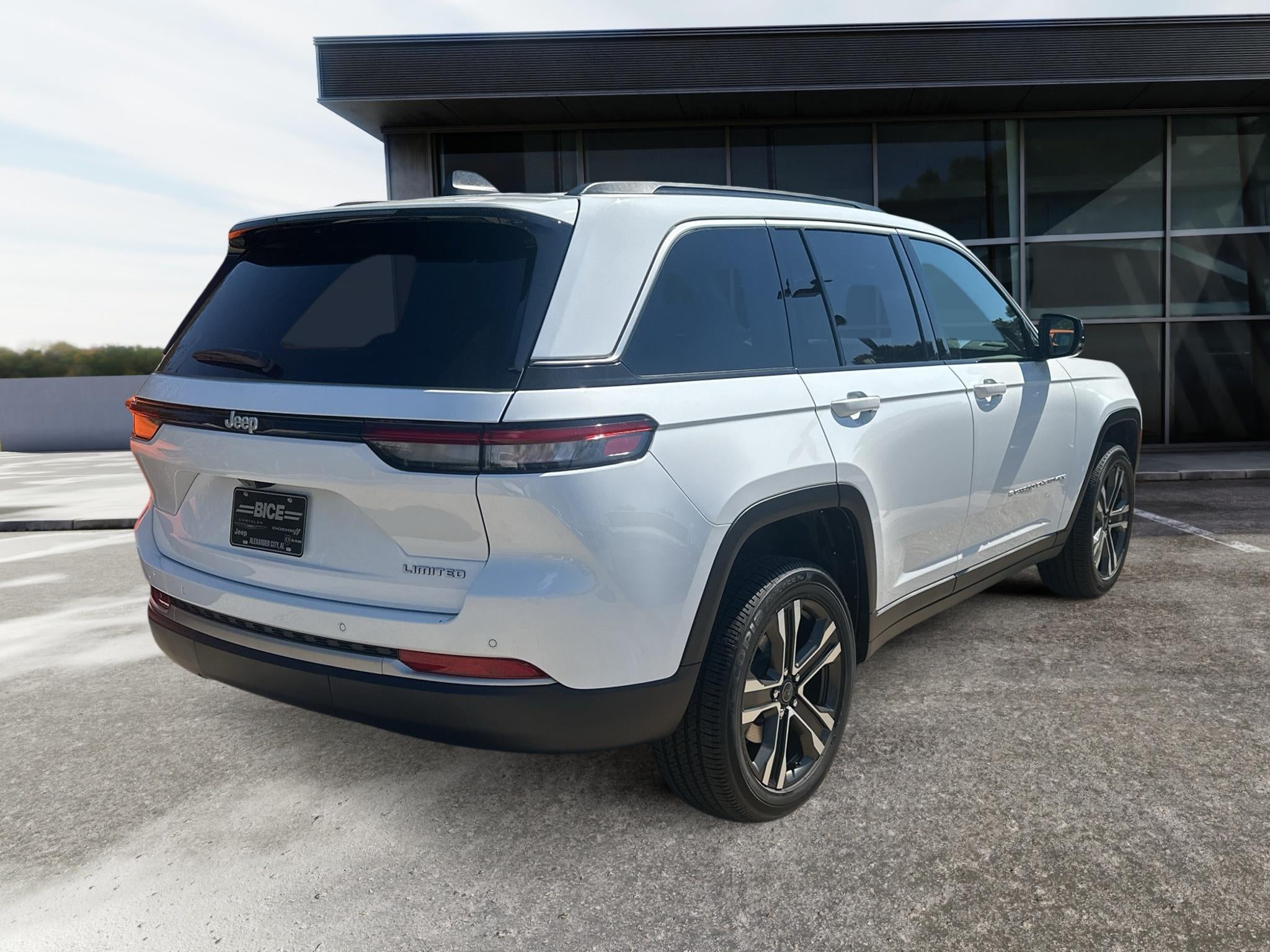 2027 Jeep Grand Cherokee Limited