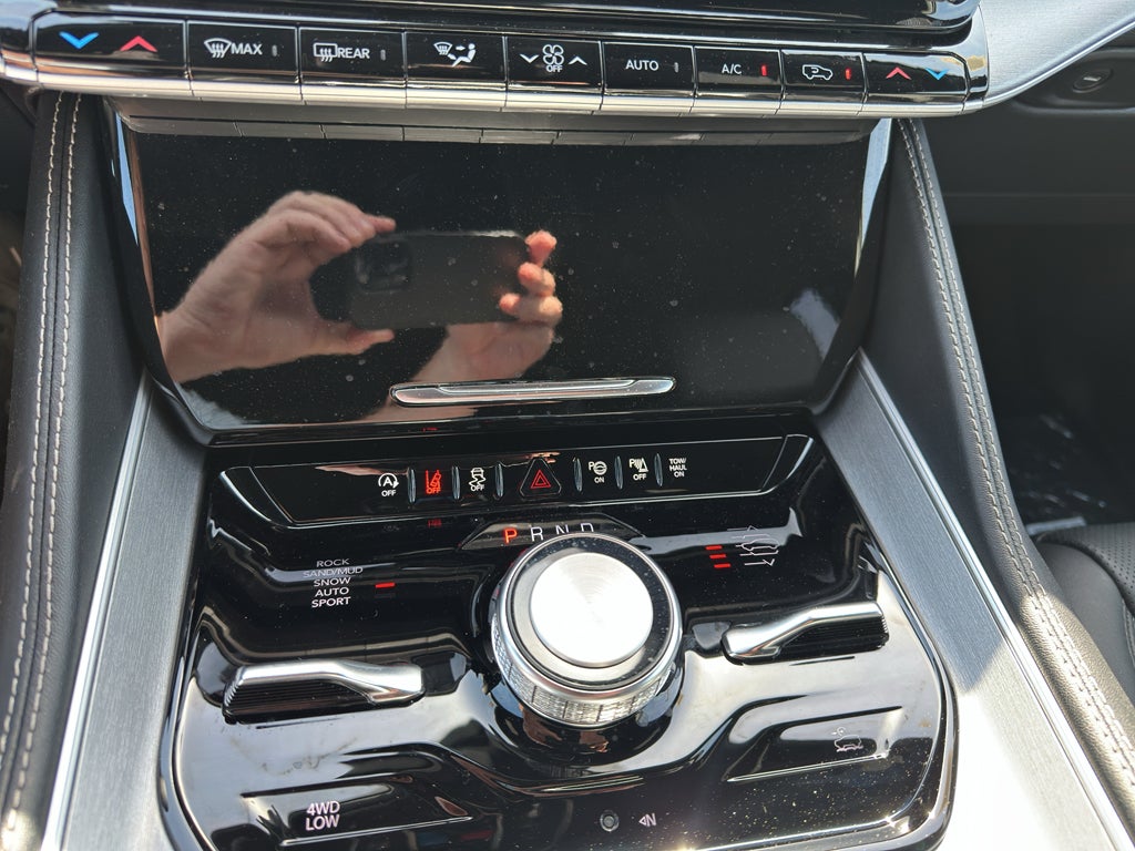 2026 Jeep Grand Wagoneer Upland