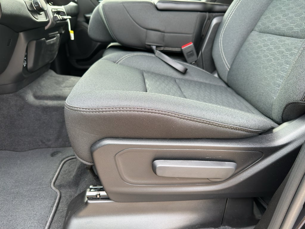 2026 RAM Ram 1500 EXPRESS CREW CAB 4X2