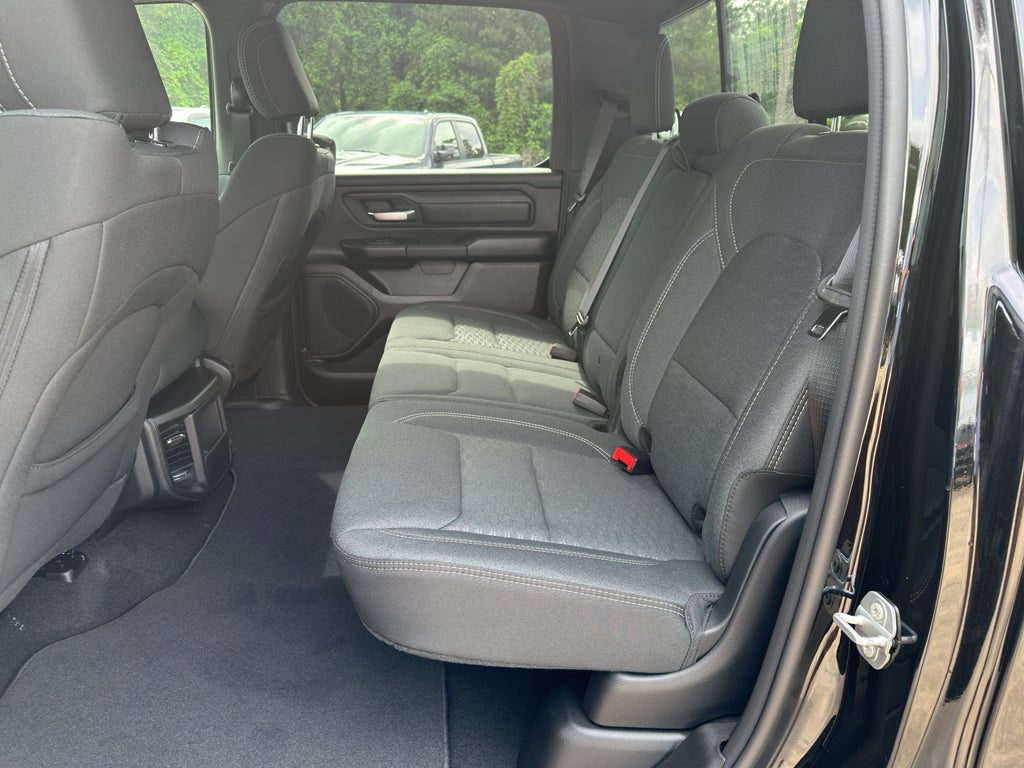 2026 RAM Ram 1500 EXPRESS CREW CAB 4X2