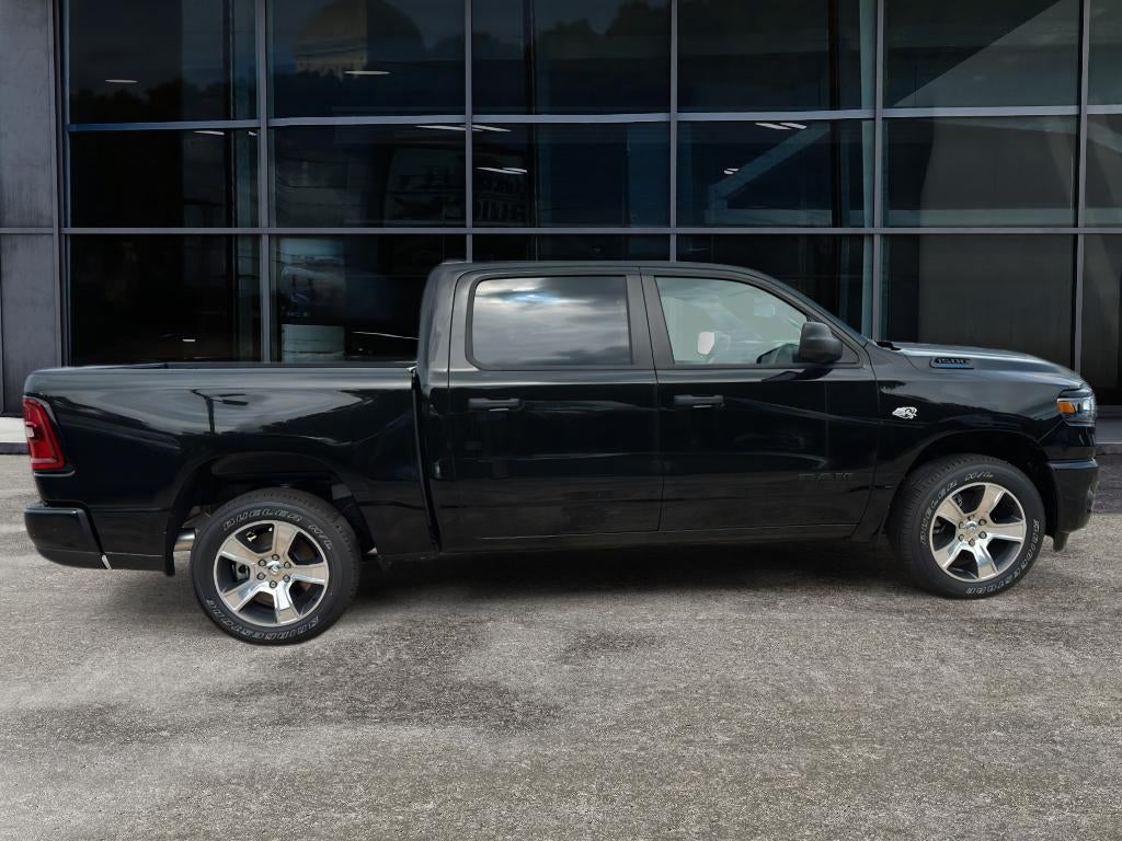 2026 RAM Ram 1500 EXPRESS CREW CAB 4X2