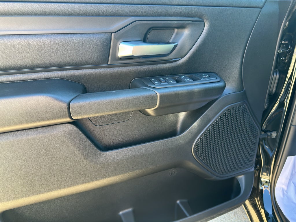 2026 RAM Ram 1500 Express Quad Cab 4x2