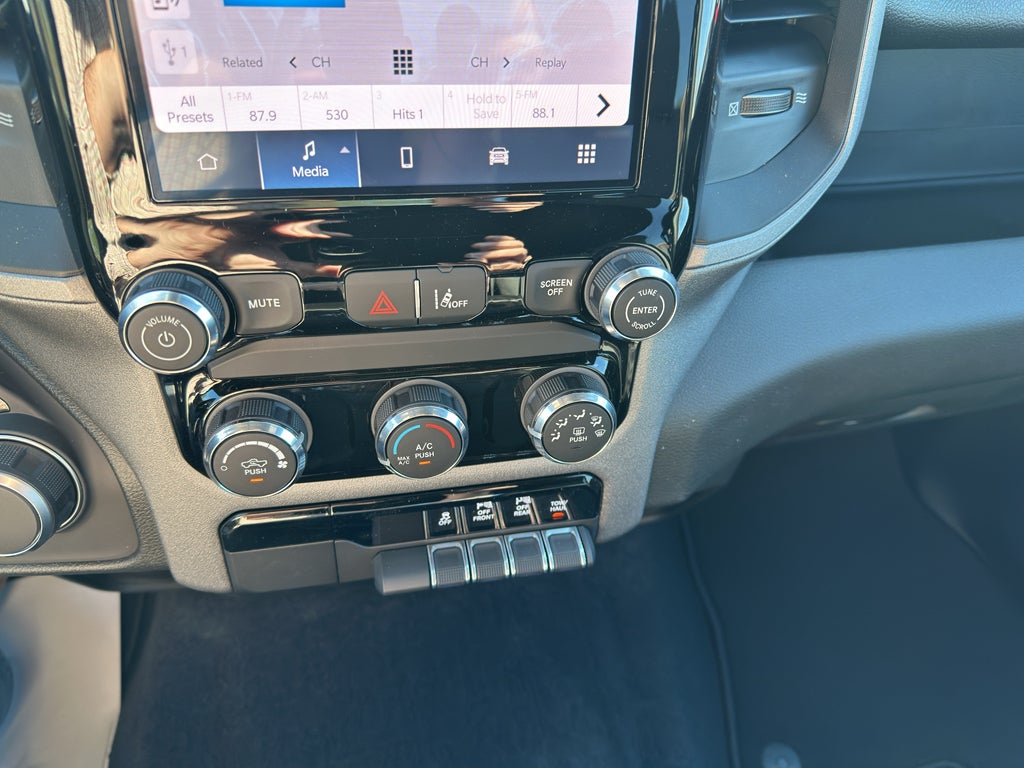 2026 RAM Ram 1500 Express Quad Cab 4x2