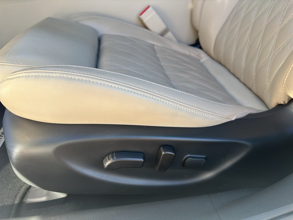 2023 Nissan Maxima Platinum