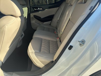 2023 Nissan Maxima Platinum