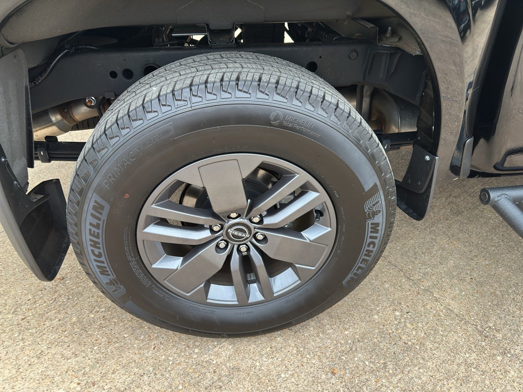 2025 Nissan Frontier SV