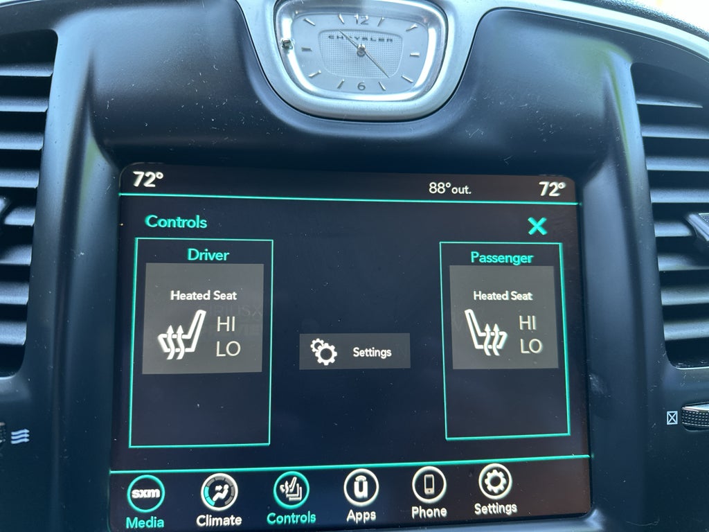 2023 Chrysler 300 Touring L