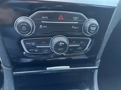 2023 Chrysler 300 Touring L