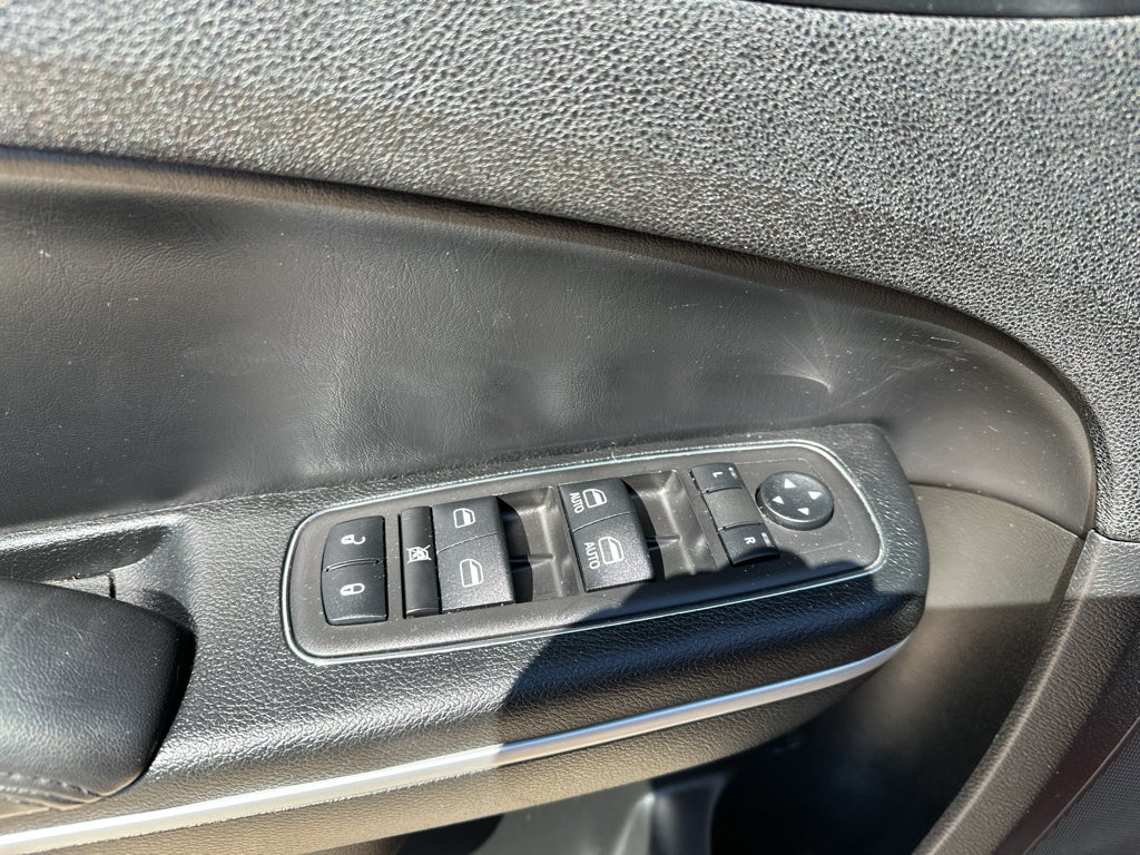 2023 Chrysler 300 Touring L