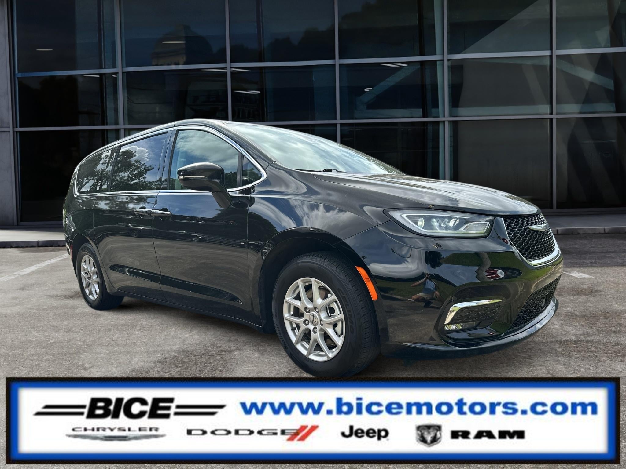 2024 Chrysler Pacifica Touring L