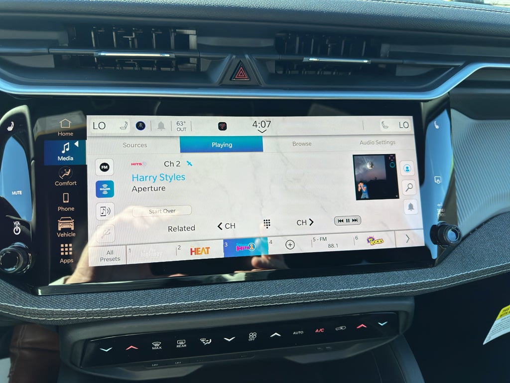 2026 Jeep Cherokee Laredo 4x4