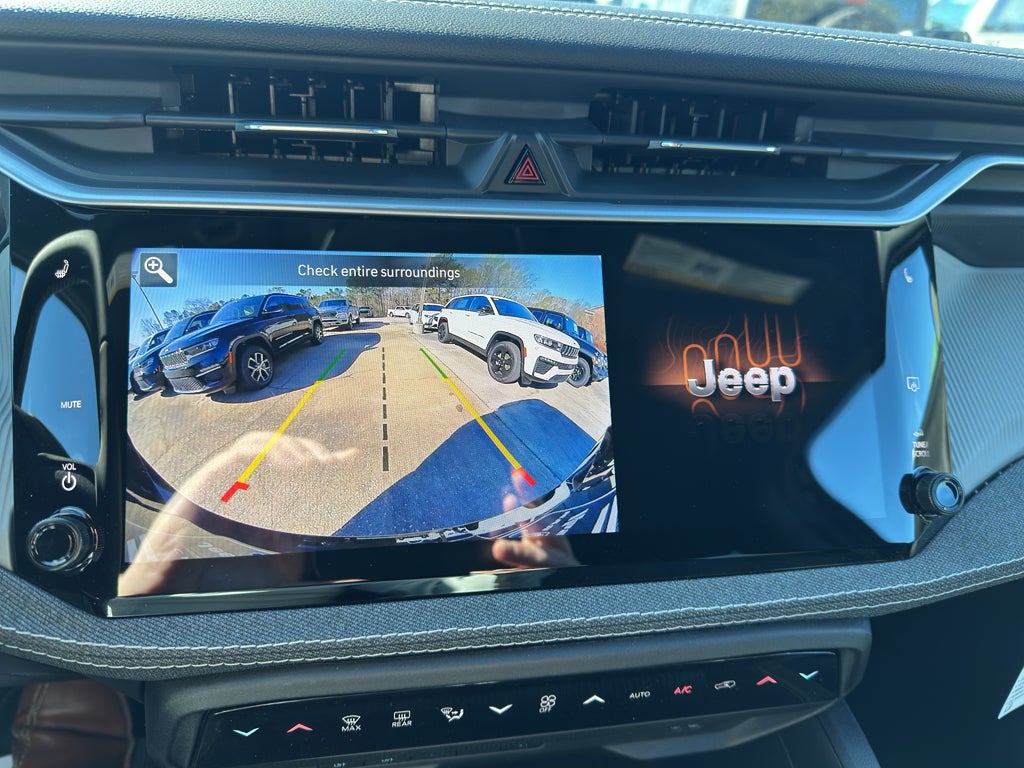 2026 Jeep Cherokee Laredo 4x4