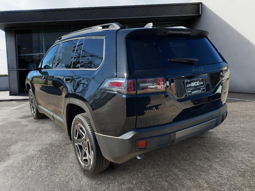 2026 Jeep Cherokee Laredo 4x4