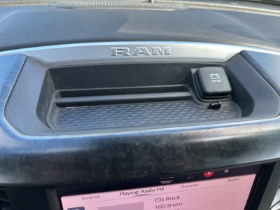 2022 RAM 3500 BIG HORN CREW CAB 4X4 LONG BOX