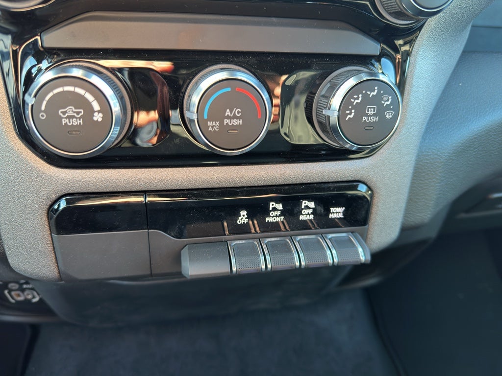 2025 RAM Ram 1500 Tradesman EXPRESS CREW CAB 4X2