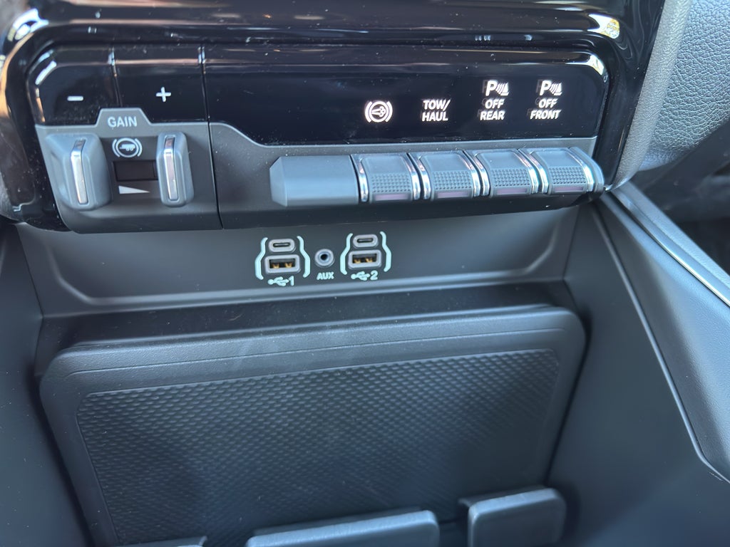 2026 RAM Ram 2500 Big Horn Crew 4x4 Night Edition