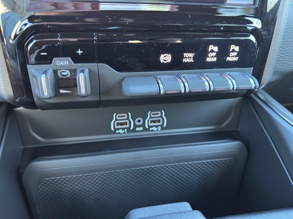 2026 RAM Ram 2500 Big Horn Crew 4x4 Night Edition