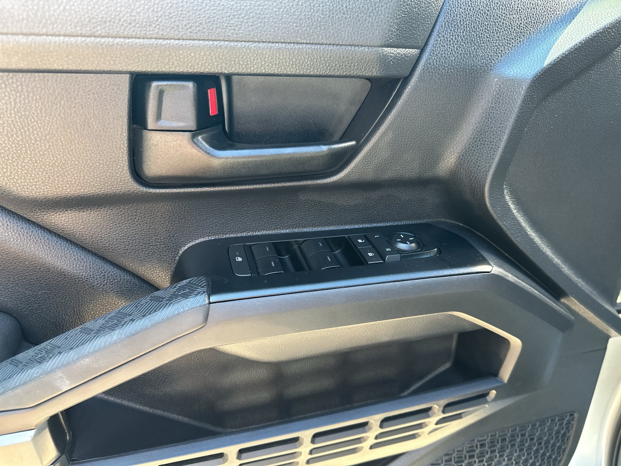 2025 Toyota Tacoma 4WD SR5
