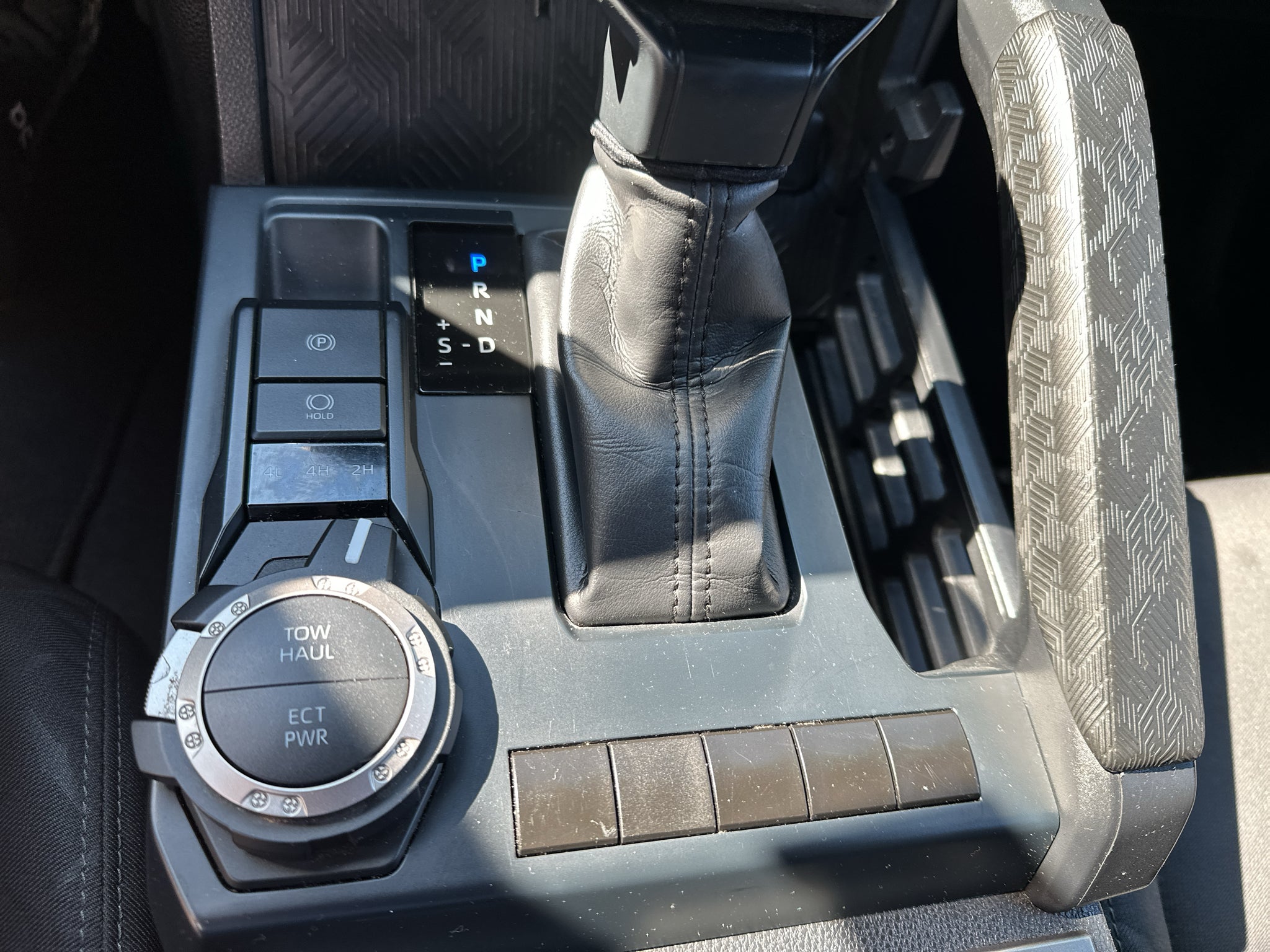 2025 Toyota Tacoma 4WD SR5