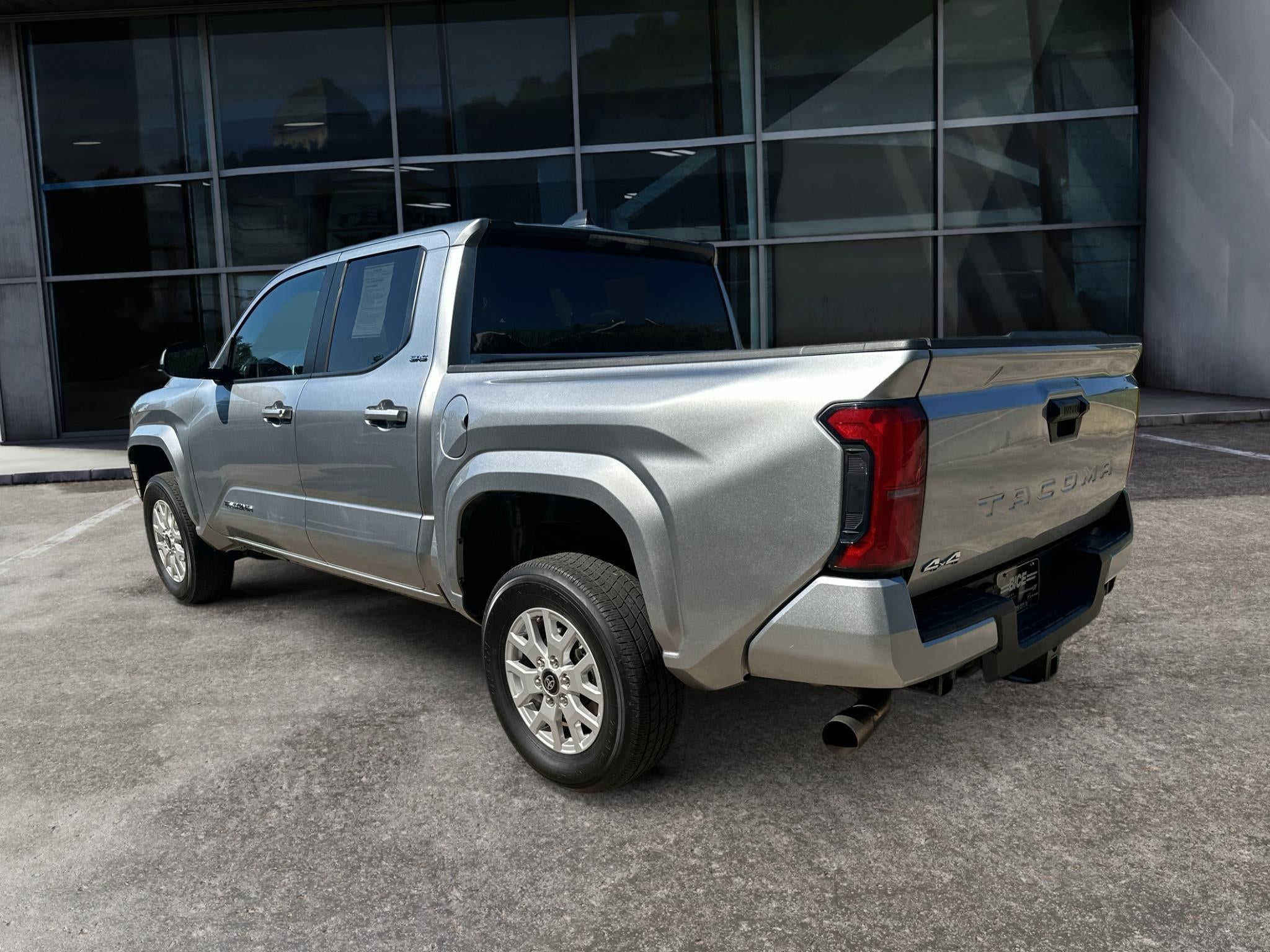2025 Toyota Tacoma 4WD SR5