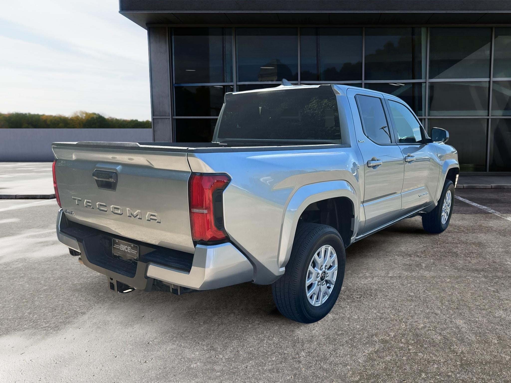 2025 Toyota Tacoma 4WD SR5