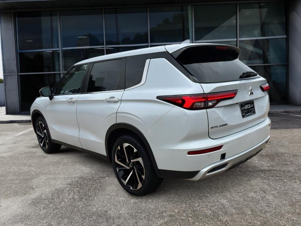 2023 Mitsubishi Outlander SE Black Edition