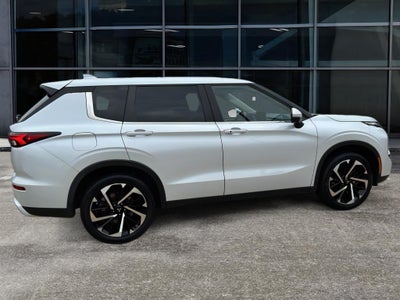 2023 Mitsubishi Outlander SE Black Edition