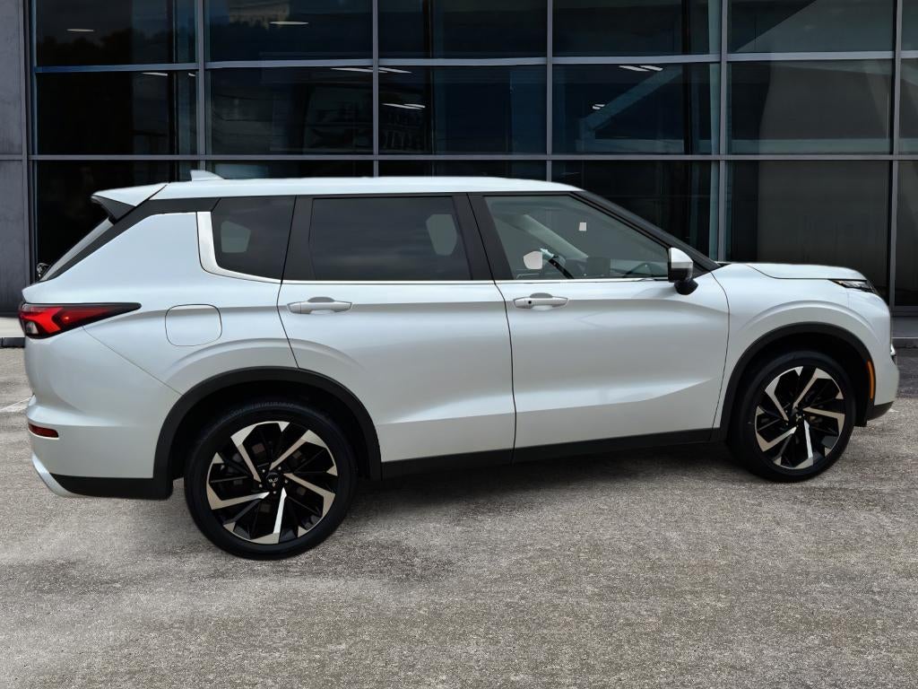 2023 Mitsubishi Outlander SE Black Edition