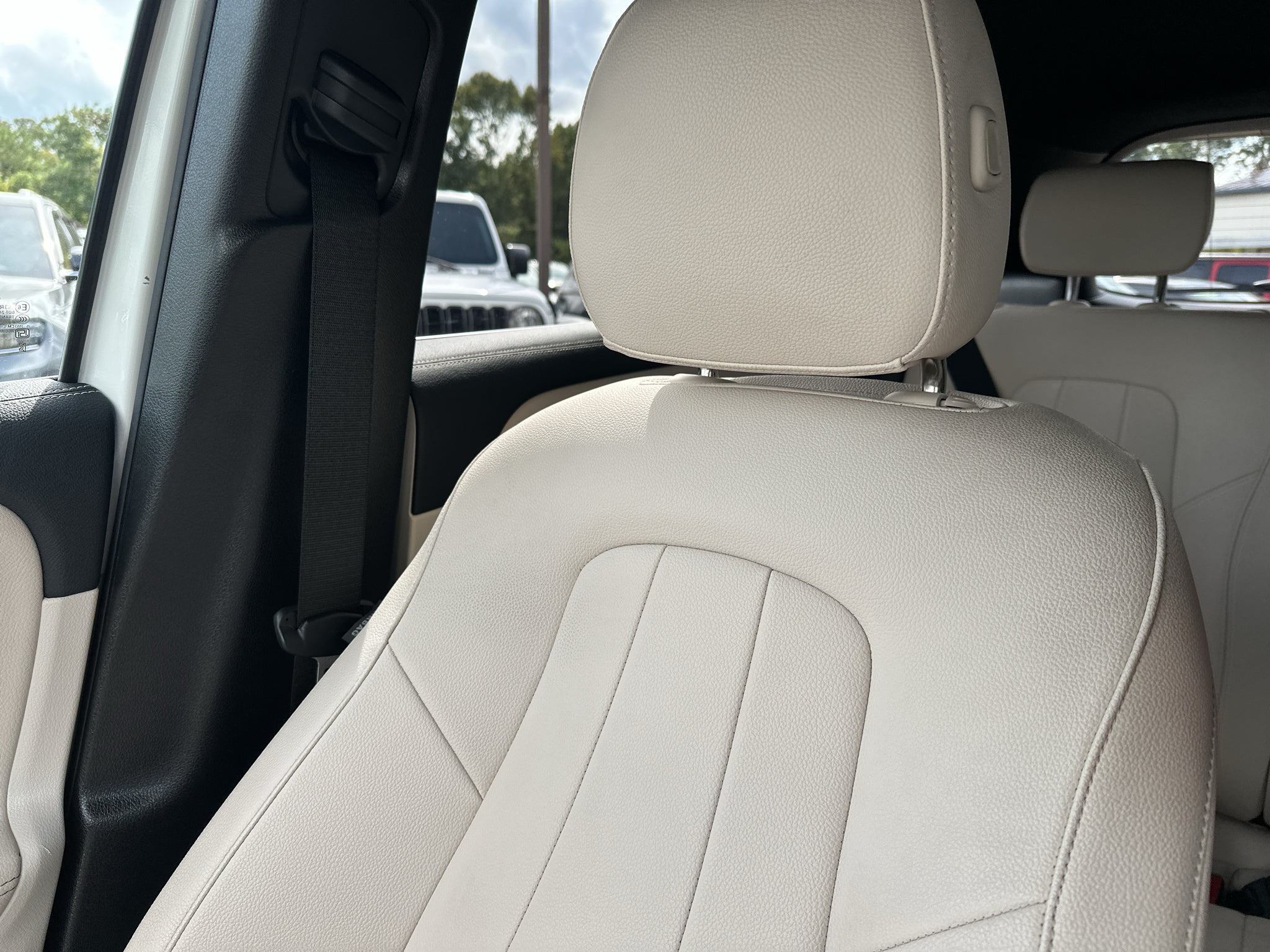 2025 Mercedes-Benz GLA 250 250