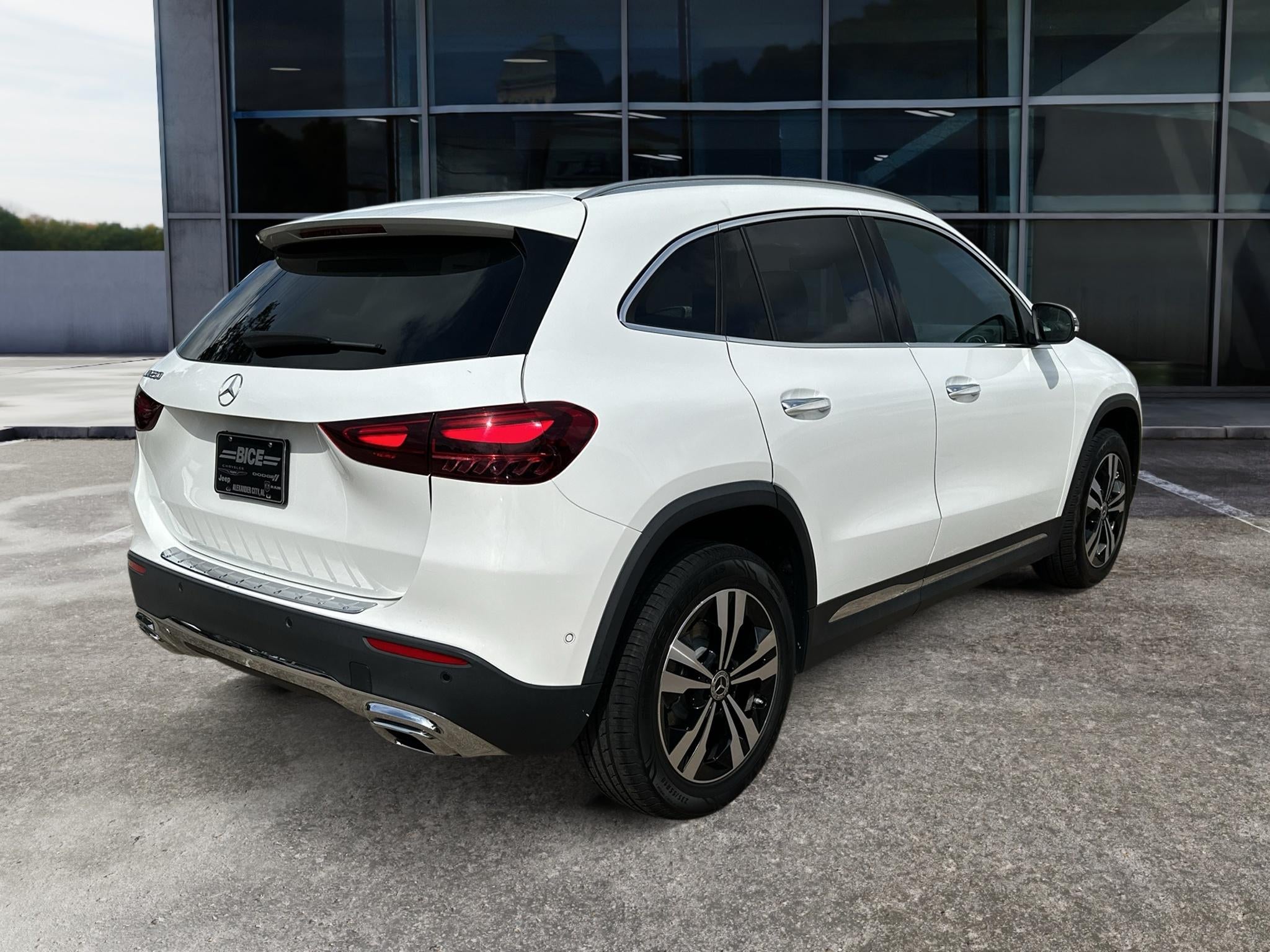 2025 Mercedes-Benz GLA 250 250